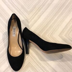 Isaac Black Suede Round Toe Heels Size 8